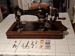 IN PRIJS VERLAAGD OUDE VESTA NAAIMACHINE MET ONDERDELEN, Antiek en Kunst, Antiek | Naaimachines, Ophalen