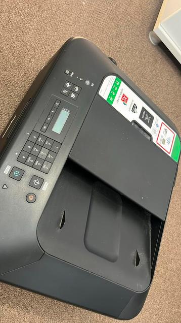 Printer met nieuwe cartridges. beschikbaar voor biedingen