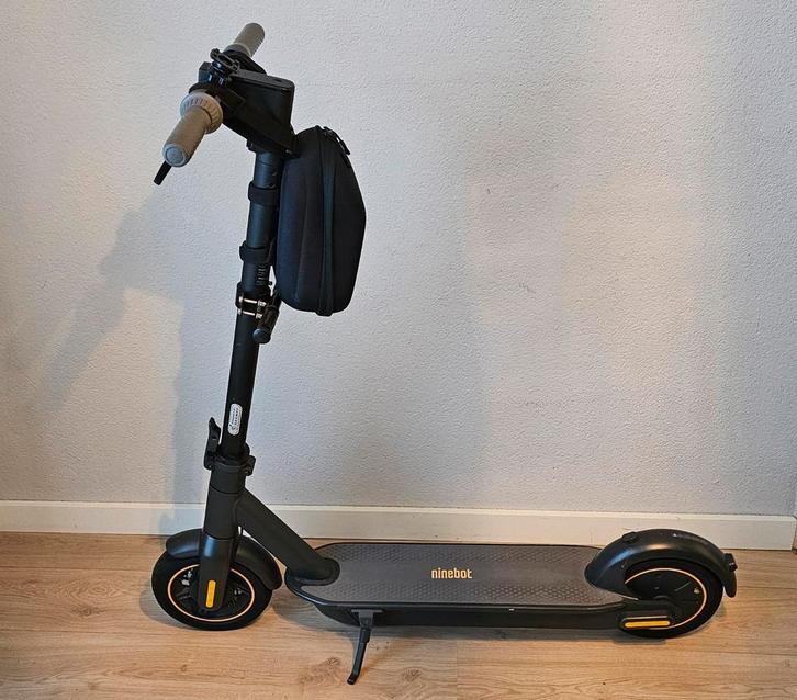 Segway Ninebot Max G30 (+ kindersteun), Fietsen en Brommers, Steps, Zo goed als nieuw, Elektrische step (E-scooter), Ophalen of Verzenden