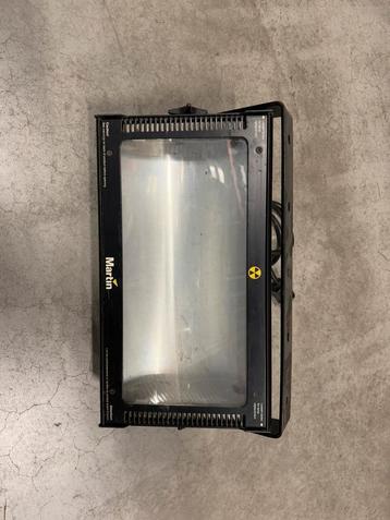 Defecte Martin Atomic 3000 zonder lamp beschikbaar voor biedingen
