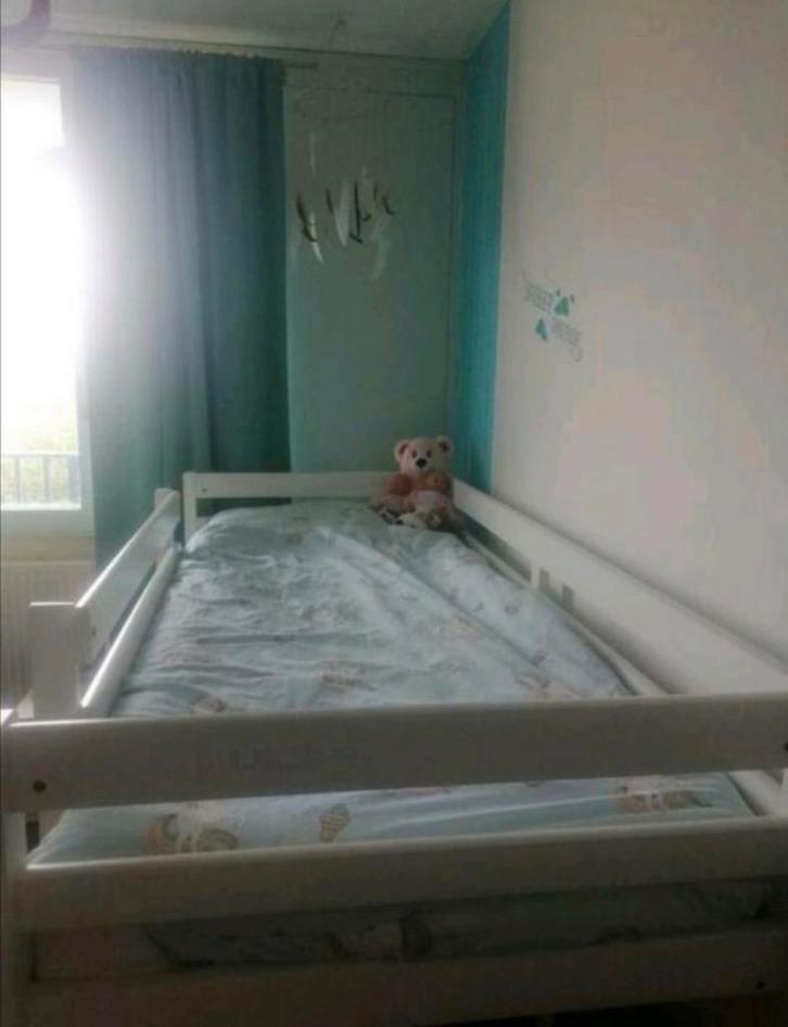 Halfhoogslaper met glijbaan, trap en gordijnen, Kinderen en Baby's, Kinderkamer | Stapelbedden en Hoogslapers, Gebruikt, Halfhoogslaper