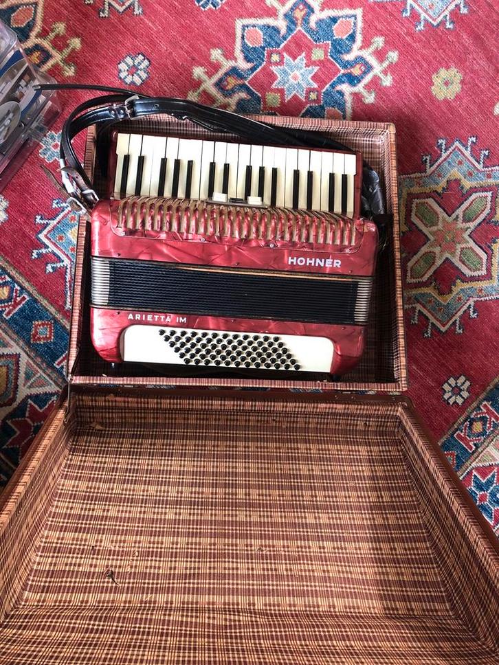 Hohner Arietta IM Toetsaccordeon met Koffer, Muziek en Instrumenten, Accordeons, Gebruikt, Toetsaccordeon, Overige formaten, Hohner
