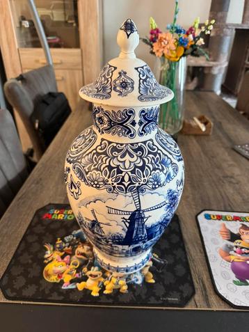 Delfts blauw vaas beschikbaar voor biedingen