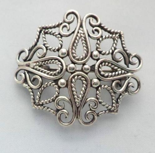 Decoratieve ronde opengewerkte broche in 925 zilver (7140-36, Sieraden, Tassen en Uiterlijk, Broches, Zo goed als nieuw, Zilver
