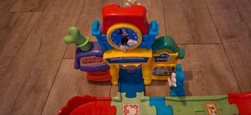 VTech Toet Toet Auto's Mickey Treinstation en Garage. beschikbaar voor biedingen