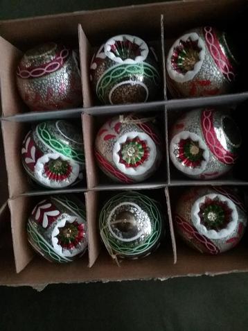 DEUK KERSTBALLEN.   ( 9 STUKS ). beschikbaar voor biedingen