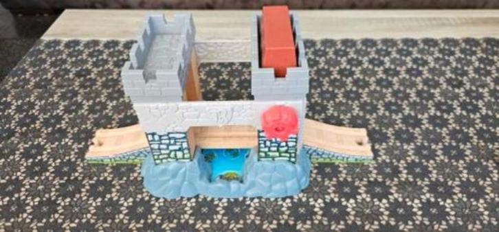 Kasteel brug, Thomas de trein Hout, Kinderen en Baby's, Speelgoed | Thomas de Trein, Zo goed als nieuw, Ophalen of Verzenden