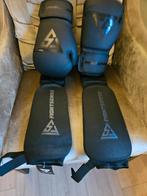Kickbox set - Handschoenen en scheenbeschermers, Sport en Fitness, Vechtsporten en Zelfverdediging, Overige, Vechtsportbescherming