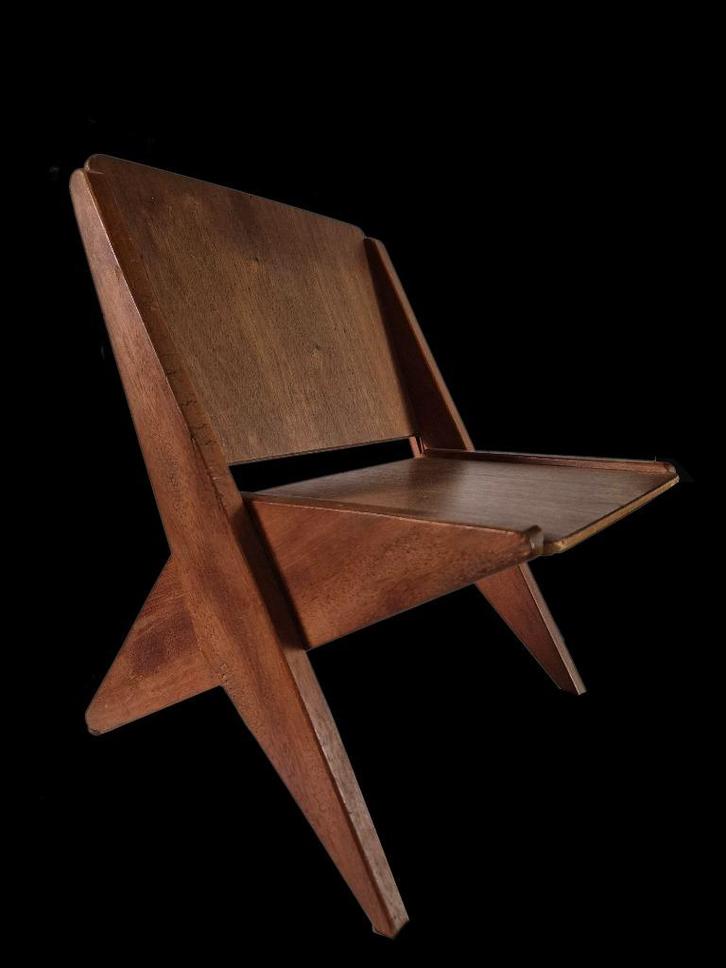 Zeer interessant mogelijk belangrijk vintage model stoeltje, Huis en Inrichting, Woonaccessoires | Overige, Gebruikt, Ophalen of Verzenden