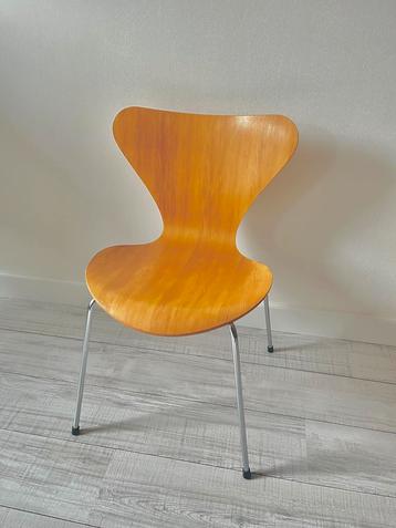 Fritz Hansen vlinderstoel 1990 beschikbaar voor biedingen