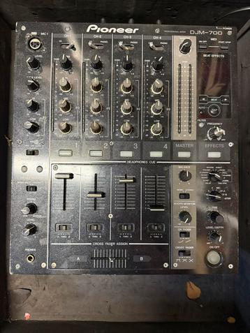 Pioneer DJM-700 DJ Mixer - 4 Kanaals beschikbaar voor biedingen