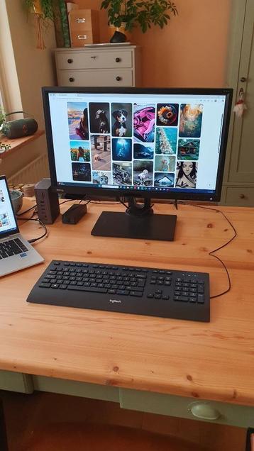 BenQ monitor + Logitech toetsenbord + ICY dockingstation beschikbaar voor biedingen