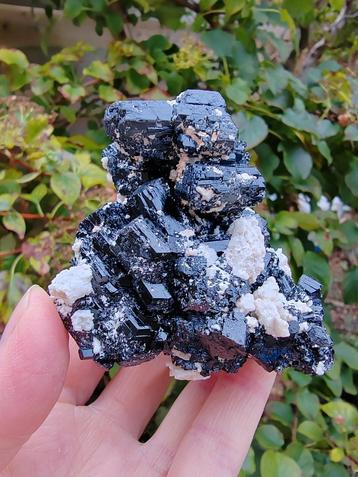 Schorl met veldspaat  beschikbaar voor biedingen