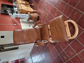Moizi fauteuil nr 14 met hocker beschikbaar voor biedingen