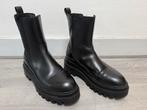 Calvin Klein Zwarte Leren Laarzen, Ophalen, Zo goed als nieuw, Zwart, Lage of Enkellaarzen