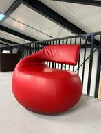 Als nieuw Leolux Gisa Fauteuil rood leer Design draai stoel, Huis en Inrichting, Fauteuils, Leolux, Ophalen of Verzenden, Leer