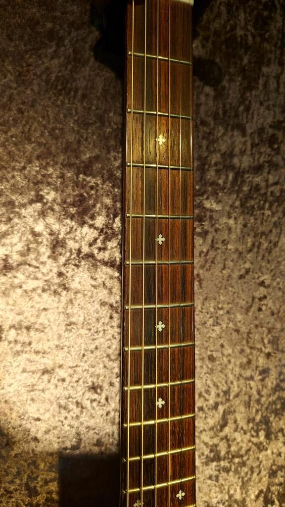 Line 6 Variax Acoustic 700 met Fishman Humbucker, Muziek en Instrumenten, Snaarinstrumenten | Gitaren | Elektrisch, Gibson, Ophalen of Verzenden