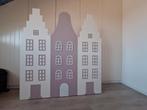 3 huisjeskasten met trap- en klokgevels, Kinderen en Baby's, Kinderkamer | Commodes en Kasten, Ophalen, 105 cm of meer, Minder dan 50 cm