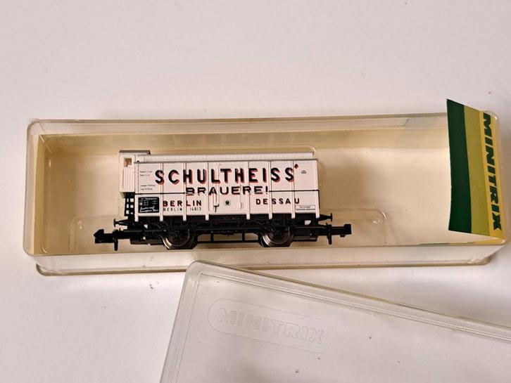 Minitrix goederenwagon Schultheiss, art. 13601, Hobby en Vrije tijd, Modeltreinen | N-Spoor, Zo goed als nieuw, Wagon, Gelijkstroom