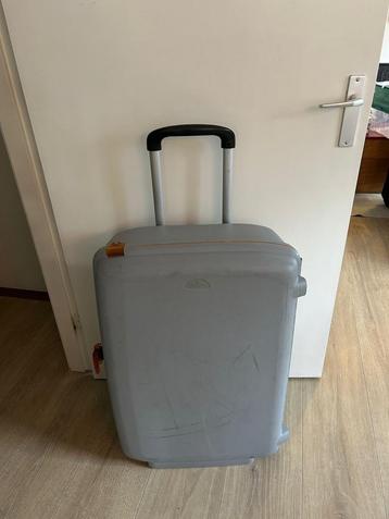 Grote reiskoffer Samsonite beschikbaar voor biedingen