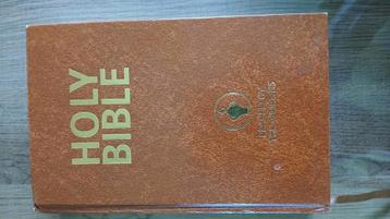 holy bible beschikbaar voor biedingen