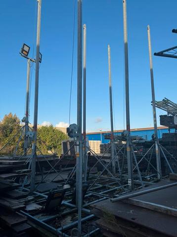 Te koop. Mooie lichtmasten LED lampen beschikbaar voor biedingen