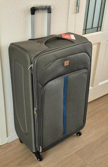 Diverse grote koffer voor € 55 (NIEUW) beschikbaar voor biedingen