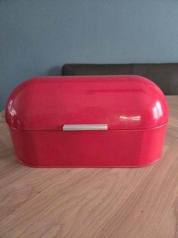 Rode Broodtrommel - Stijlvol en Praktisch! beschikbaar voor biedingen