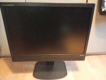 Iiyama 22" en 24" beide voor €15 beschikbaar voor biedingen