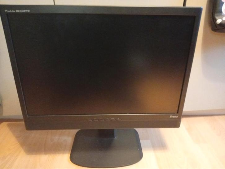 Iiyama 22" en 24" beide voor €15, Computers en Software, Monitoren, Gebruikt, 60 Hz of minder, DVI, HDMI, Full HD, Ophalen