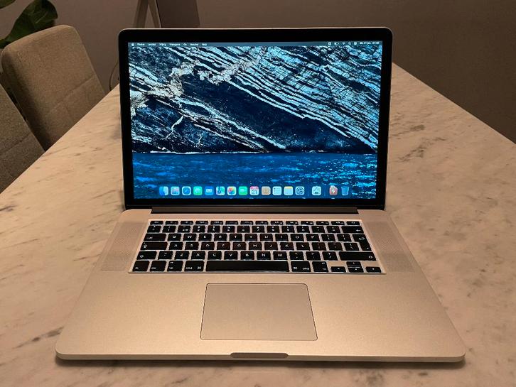 MacBook Pro 2015 15 inch - defect, Computers en Software, Apple Macbooks, MacBook Pro, 15 inch, 2 tot 3 Ghz, 256 GB, 16 GB, Qwerty