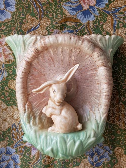 Mooie oude Engelse vaas van SylvaC porselein met een konijn., Antiek en Kunst, Antiek | Vazen, Ophalen of Verzenden