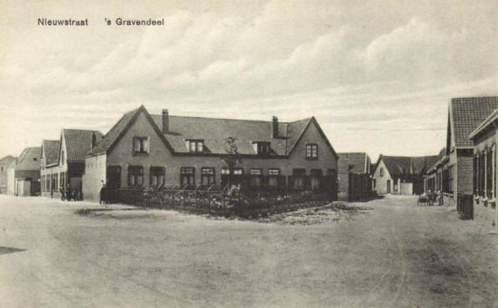 Nieuwstraat, s Gravendeel - ongelopen, Verzamelen, Ansichtkaarten | Nederland, Ongelopen, Zuid-Holland, Voor 1920, Ophalen of Verzenden