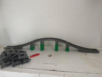 Lego Duplo Trein Brug + 17 Rails beschikbaar voor biedingen