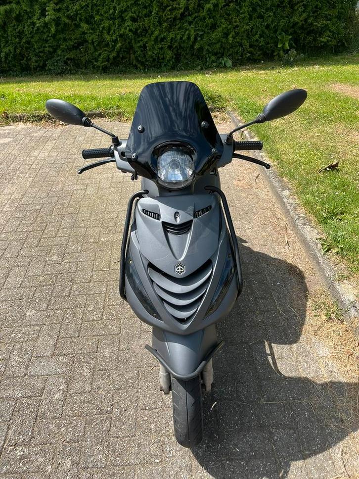 Piaggio zip snor 50cc (blauw kenteken), Fietsen en Brommers, Scooters | Piaggio, Gebruikt, Zip, Maximaal 25 km/u, Benzine, Ophalen
