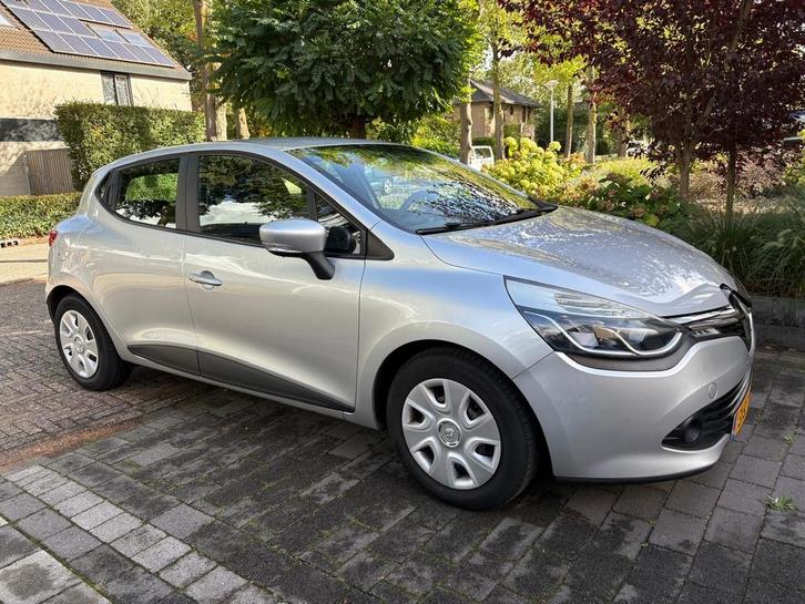 Renault Clio 0.9 TCE 66KW 5-DRS 2013 Grijs, Auto's, Renault, Particulier, Clio, Benzine, A, Hatchback, Handgeschakeld, Origineel Nederlands