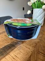 Vintage blauwe Pyrex keramiek oveschaal met glazen deksel, Huis en Inrichting, Keuken | Keukenbenodigdheden, Ophalen of Verzenden