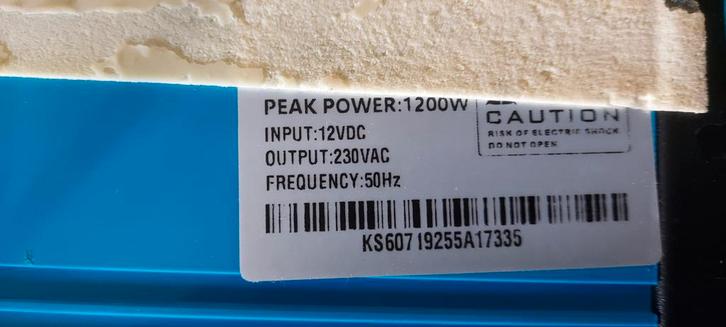 Omvormer 12V naar 220V - 600W, Auto-onderdelen, Elektronica en Kabels, Universele onderdelen, Gebruikt, Ophalen of Verzenden