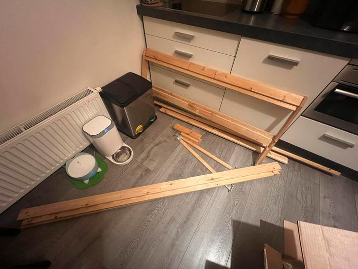 IKEA Neiden Bedframe & Luröy Lattenbodem (140x200), Huis en Inrichting, Slaapkamer | Bedden, Gebruikt, Twijfelaar, 140 cm, 200 cm