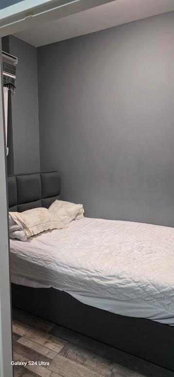 Renting Room Rotterdam  beschikbaar voor biedingen