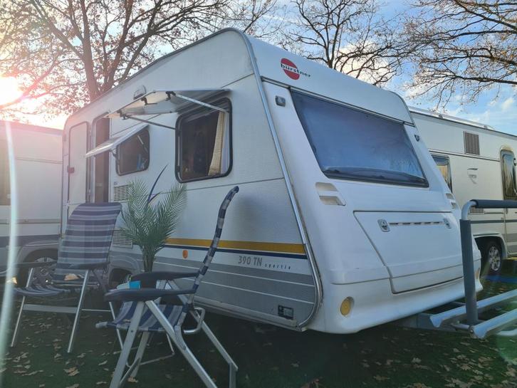 Bürstner FUN SPORTIV 390 TN / BJ 1999 / VOORTENT, Caravans en Kamperen, Caravans, Bedrijf, 750 - 1000 kg, Treinzit, Bürstner, Dwarsbed