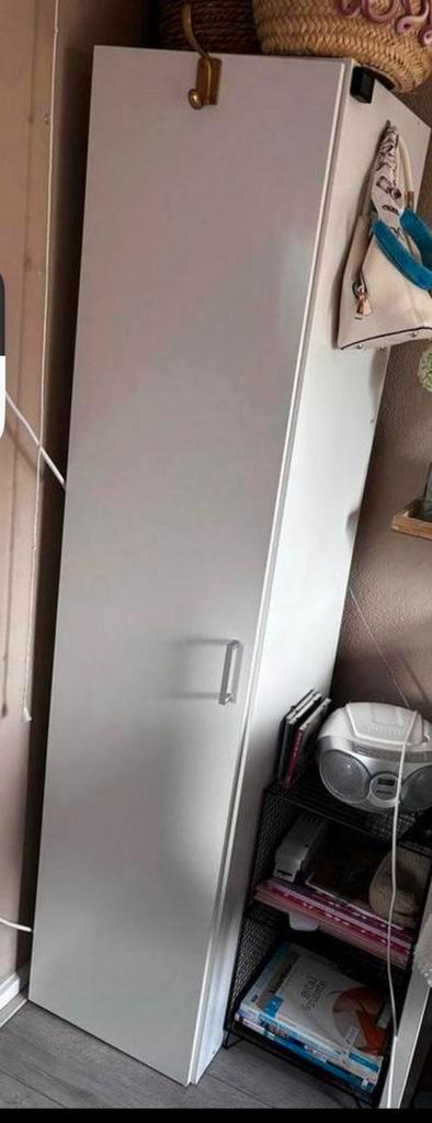Smalle witte kledingkast, Huis en Inrichting, Kasten | Kledingkasten, Gebruikt, 150 tot 200 cm, 25 tot 50 cm, Ophalen of Verzenden