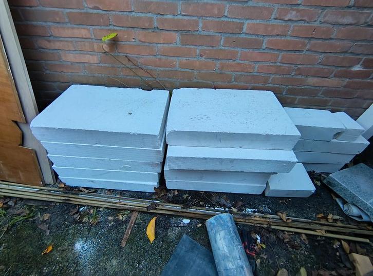 Gratis 10 cel betonblokken plus extra restmateriaal, Doe-het-zelf en Verbouw, Metselstenen, Zo goed als nieuw, Overige typen, Ophalen