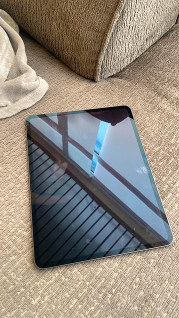 Apple iPad Pro (7th Generation) + pen beschikbaar voor biedingen