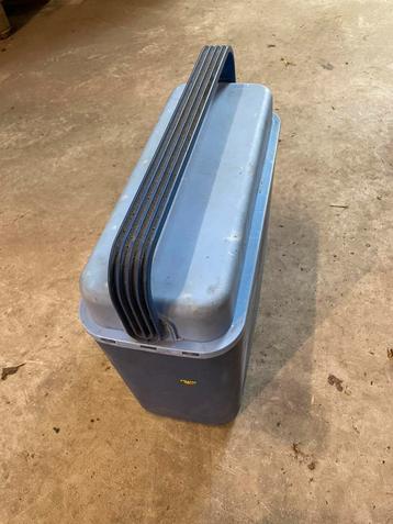 Goede koelbox kleur blauw beschikbaar voor biedingen