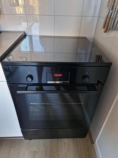Bosch inductie fornuis en oven (HLN39A060U), Witgoed en Apparatuur, Fornuizen, Zo goed als nieuw, Vrijstaand, Inductie, 4 kookzones