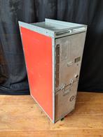 Vliegtuigtrolley Brittania - met 2 galley containers, Gebruikt, Overige typen, Ophalen of Verzenden, HelloTiger.nl