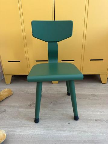 Vintage Groen Kleuterstoel beschikbaar voor biedingen