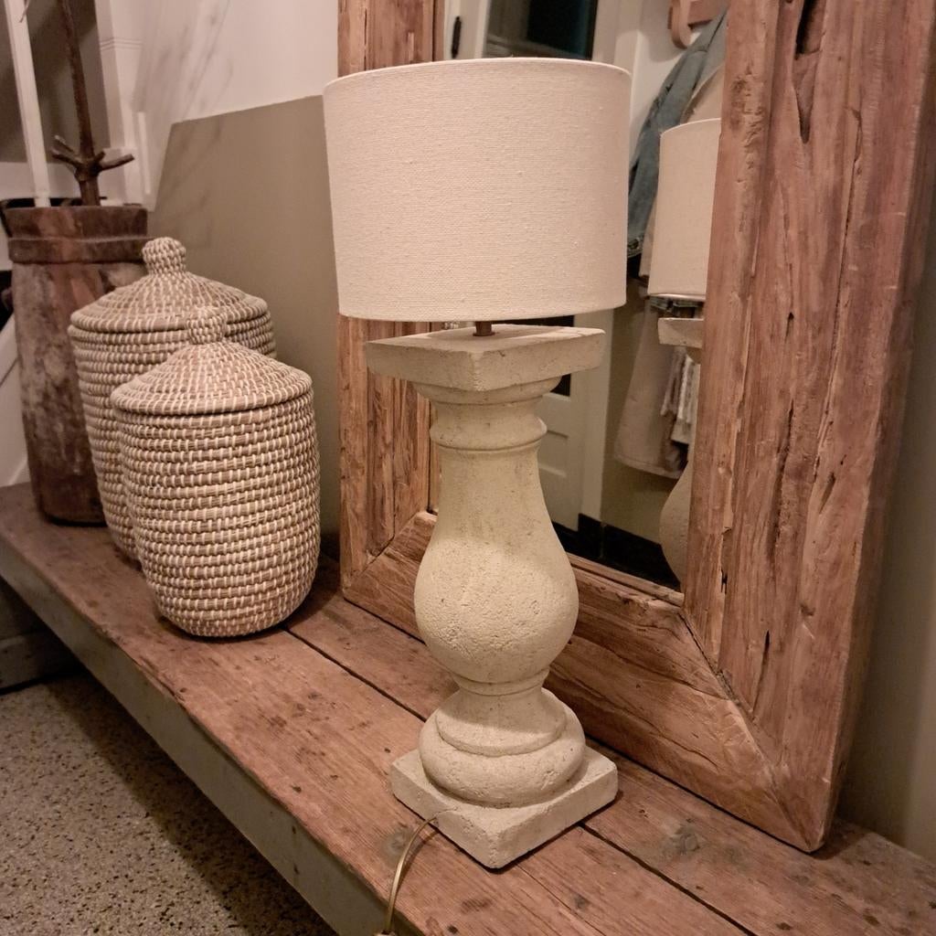 Stijlvolle Baluster Tafellamp met Linnen Kap, Ophalen, 50 tot 75 cm, Klassiek, Landelijk, Tijdloos, Zo goed als nieuw