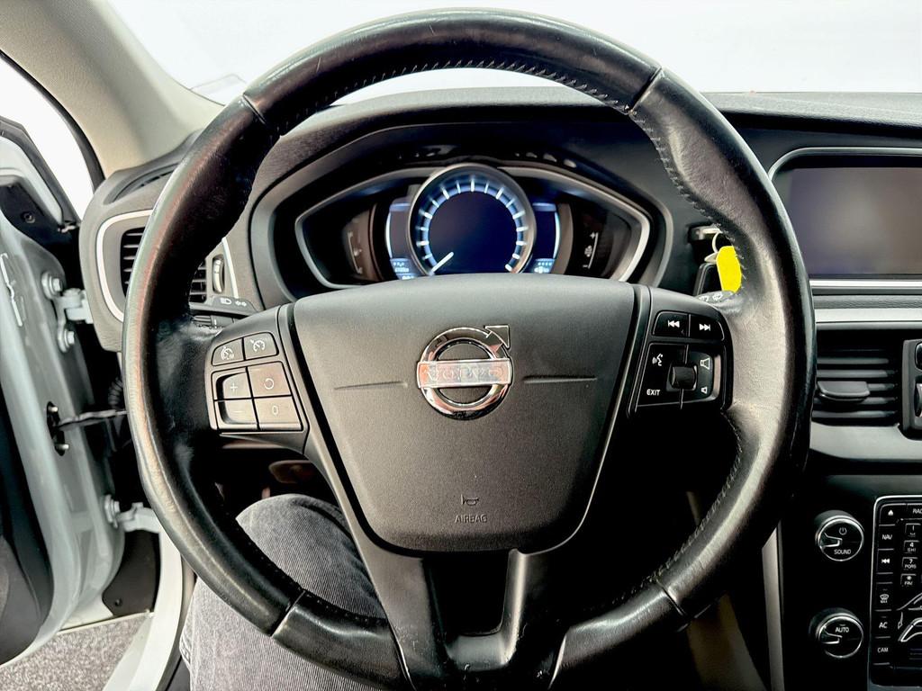 Volvo V40 1.6 T3 Kinetic Nieuwe APK betaalbaar instappen in, Voorwielaandrijving, Stof, Gebruikt, 4 cilinders